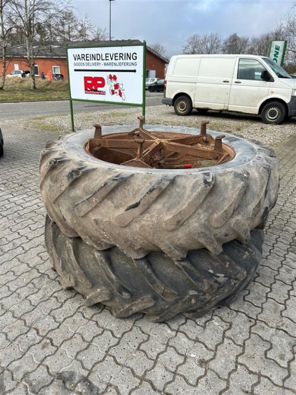 Reifen типа Dunlop 14.9 R38, Gebrauchtmaschine в Kongerslev (Фотография 1)