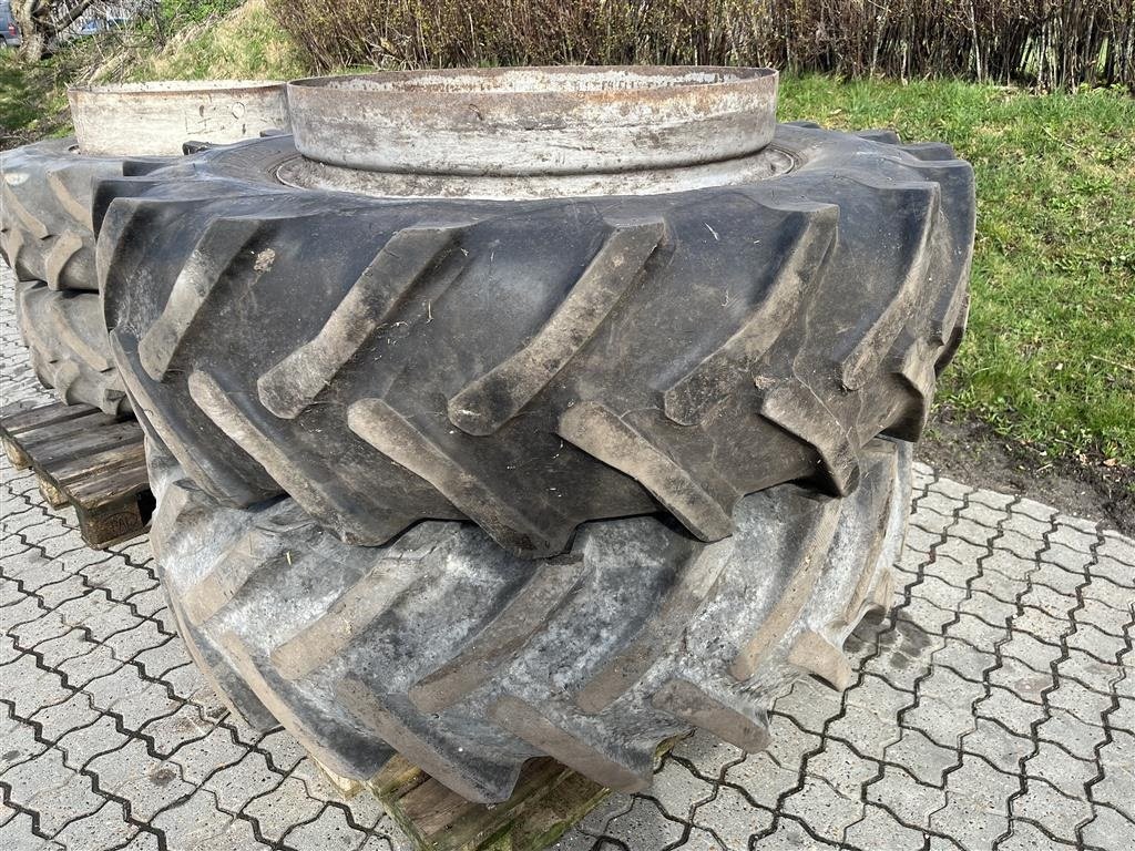 Reifen tip Dunlop 16.9-38, Gebrauchtmaschine in Toftlund (Poză 2)