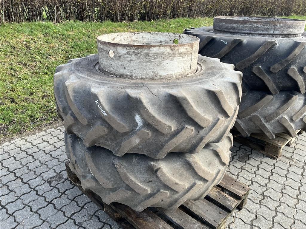 Reifen tipa Dunlop 16.9-38, Gebrauchtmaschine u Toftlund (Slika 3)