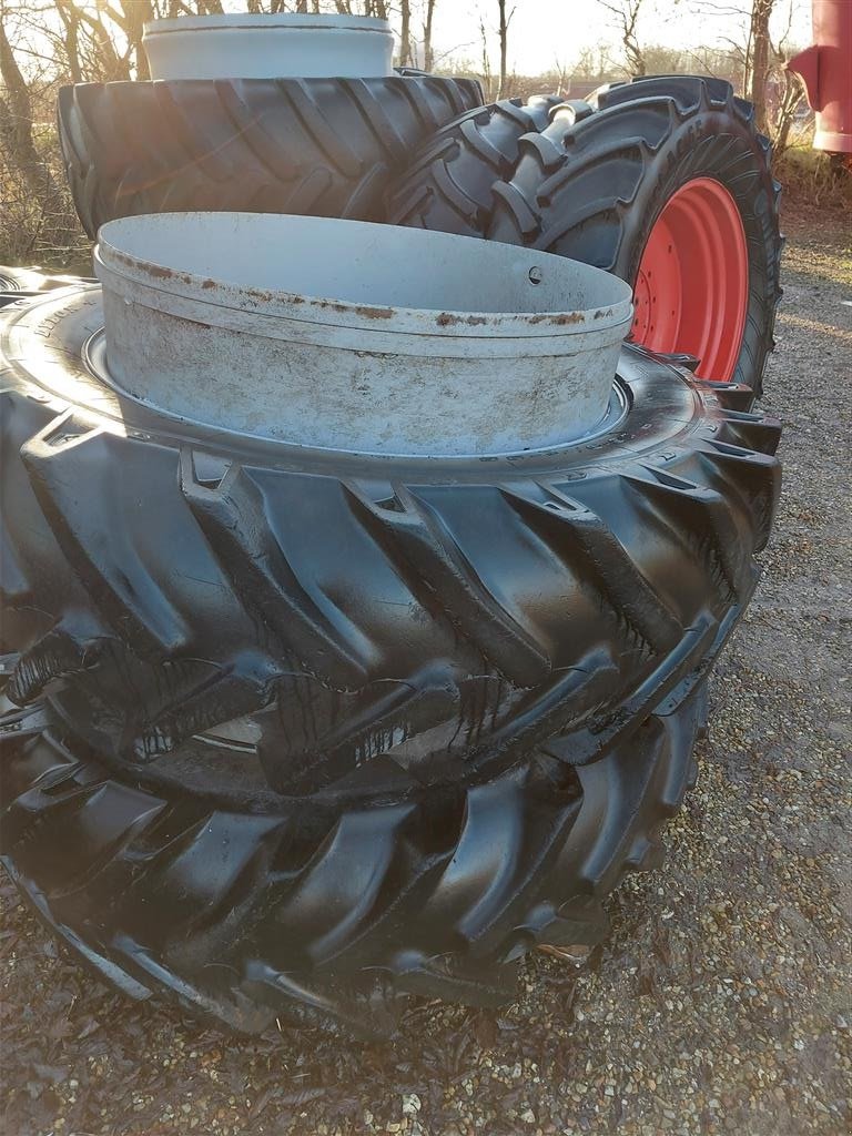 Reifen des Typs Dunlop 16.9-38, Gebrauchtmaschine in Nykøbing M (Bild 1)