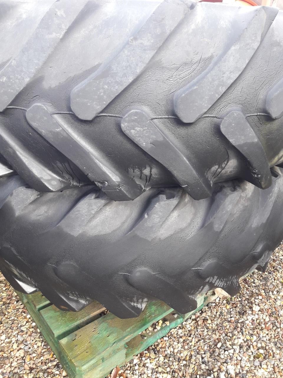 Reifen des Typs Dunlop 18,4/78X38, Gebrauchtmaschine in Tim (Bild 1)