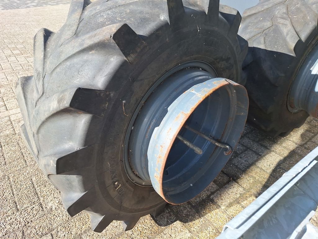 Reifen des Typs Dunlop 400/70-20 T37, Gebrauchtmaschine in MARIENHEEM (Bild 4)