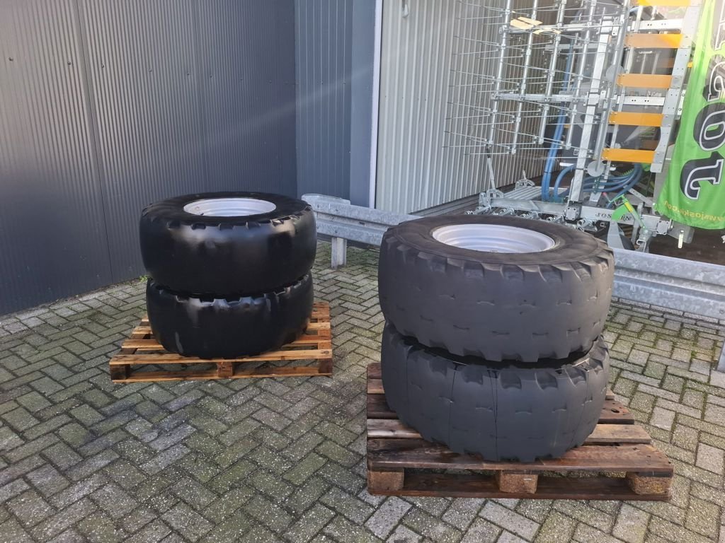 Reifen tipa Dunlop 405/70R18 SP T9, Gebrauchtmaschine u MARIENHEEM (Slika 2)
