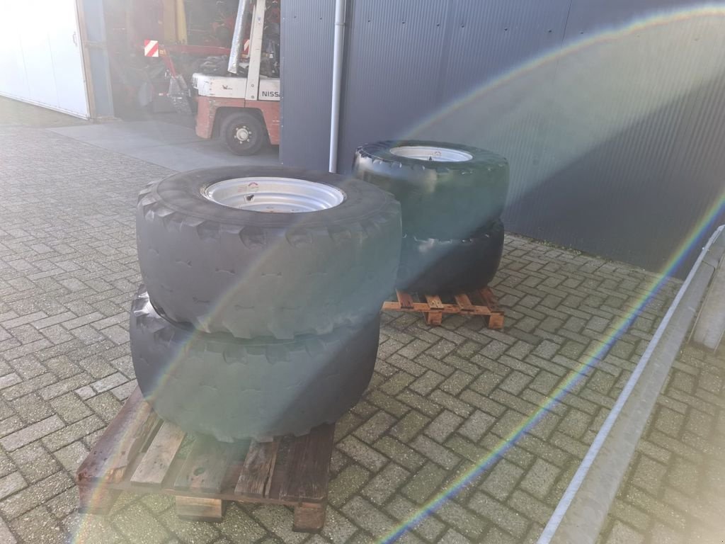 Reifen tipa Dunlop 405/70R18 SP T9, Gebrauchtmaschine u MARIENHEEM (Slika 4)