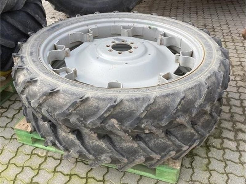 Reifen tip Dunlop 9.5 x 44 Sprøjtehjul, Gebrauchtmaschine in Mern (Poză 1)
