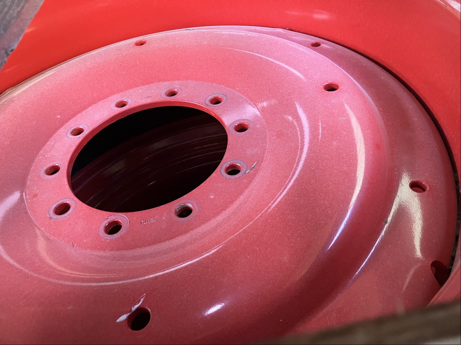 Reifen des Typs Fendt 650/65R42 u. 540/65R30 MI, Neumaschine in Wittingen (Bild 5)