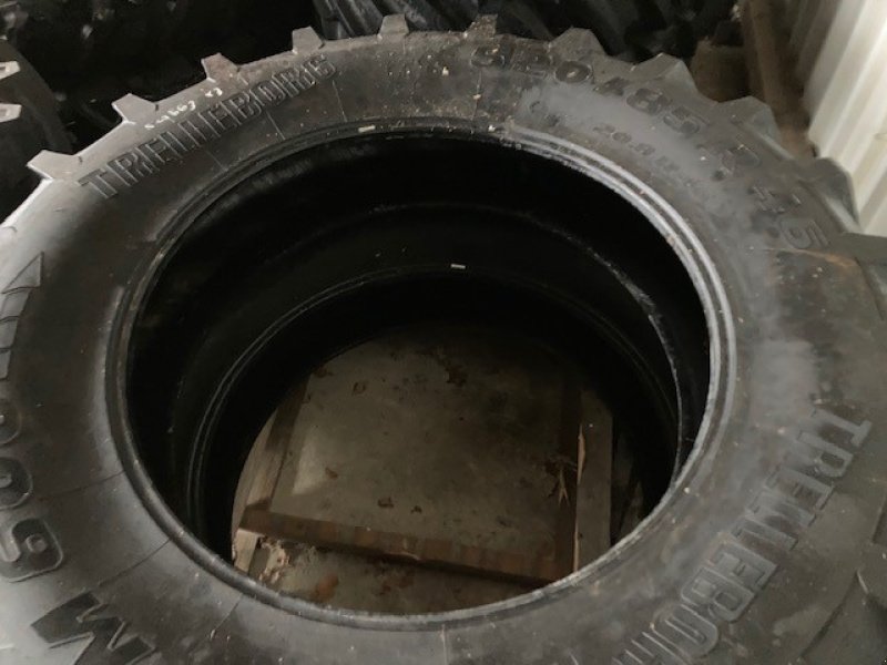 Reifen des Typs Fendt Decken 520/85 R 46 Trelleborg, Neumaschine in Gnutz (Bild 6)