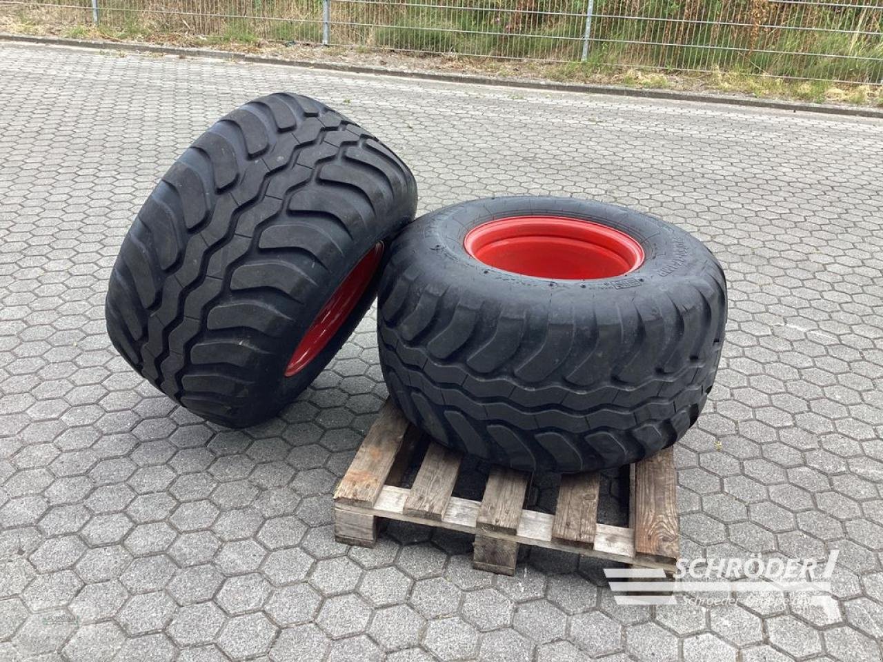 Reifen des Typs Fendt KOMPLETTRÄDER 500/50 R17 (FENDT FORMER), Gebrauchtmaschine in Norden (Bild 6)