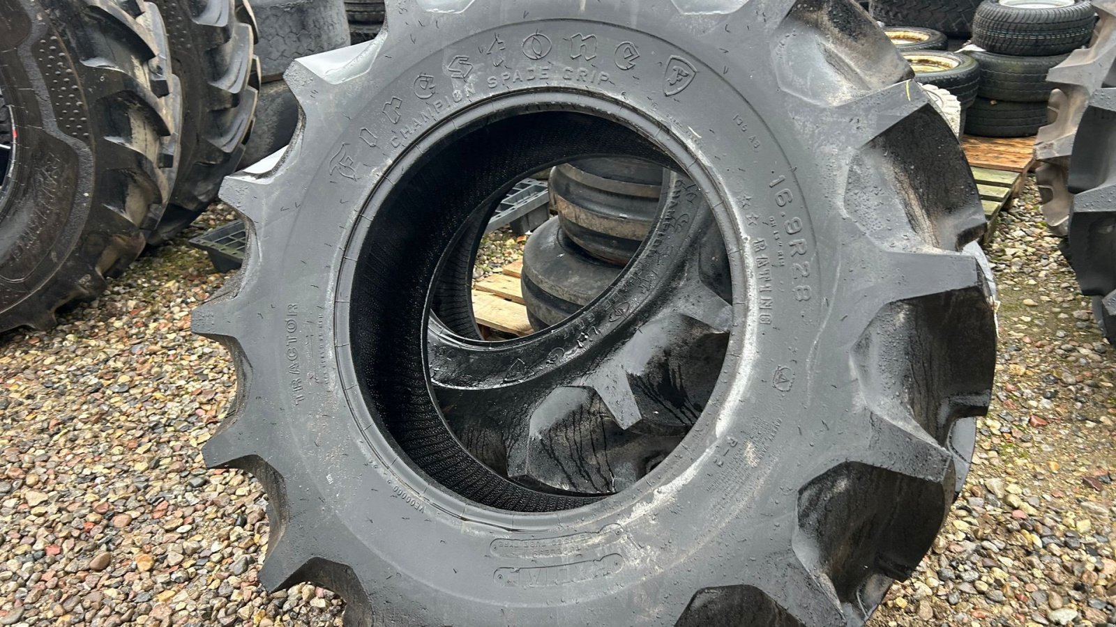 Reifen Türe ait Firestone 420/85R28, Gebrauchtmaschine içinde Rødekro (resim 2)