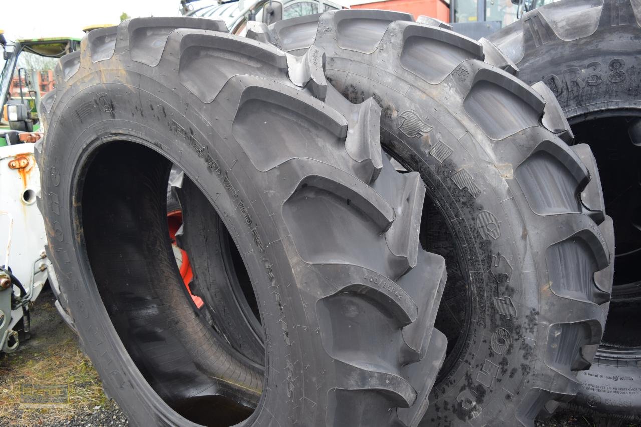 Reifen des Typs Firestone 460/85R42, Neumaschine in Oyten (Bild 1)