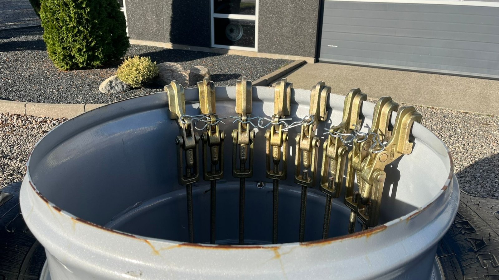 Reifen typu Firestone 540/65R34 Sølv med ring og låse Helt nyt, har kun været prøve monteret på traktor til udstilling., Gebrauchtmaschine w Lintrup (Zdjęcie 3)