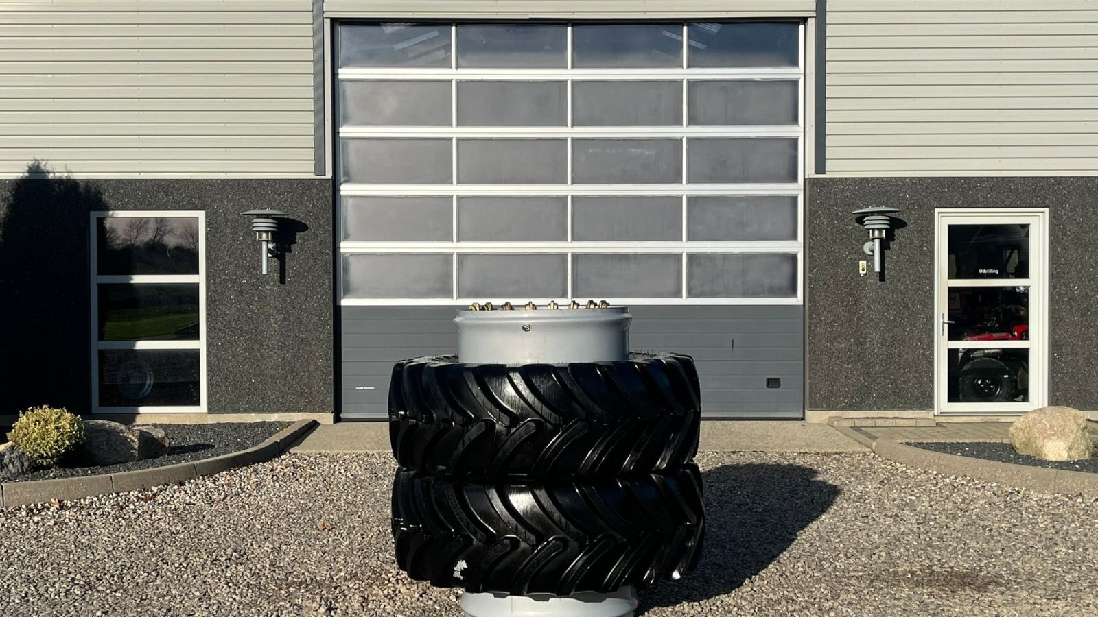 Reifen typu Firestone 540/65R34 Sølv med ring og låse Helt nyt, har kun været prøve monteret på traktor til udstilling., Gebrauchtmaschine w Lintrup (Zdjęcie 1)