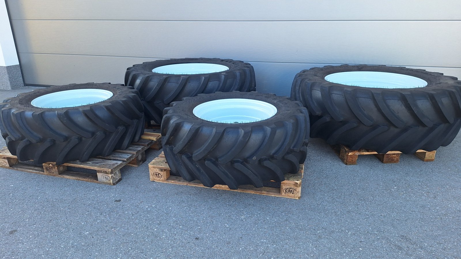 Reifen des Typs Firestone Traktorräder Satz Kompletträder 440/65R24 540/65R34, Gebrauchtmaschine in Gramastetten (Bild 1)