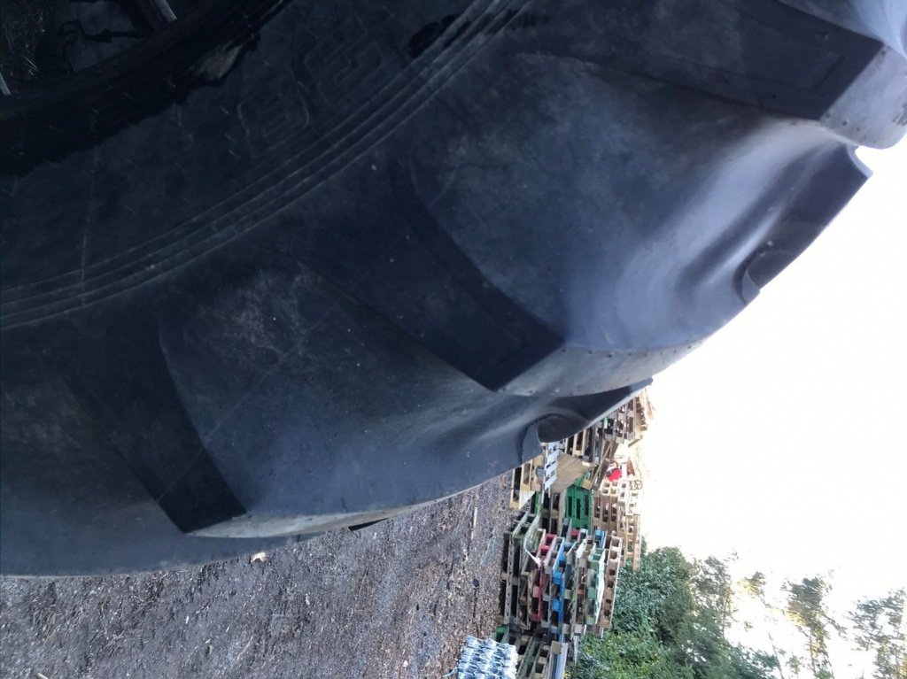 Reifen des Typs Galaxy 20.8-38, Gebrauchtmaschine in LA SOUTERRAINE (Bild 2)