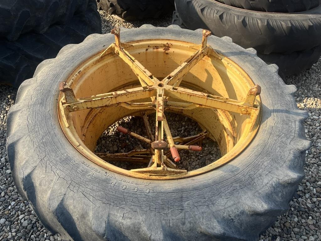 Reifen typu GoodYear 13,6 -38 Molcon 5 arme bred, Gebrauchtmaschine v Lintrup (Obrázek 2)