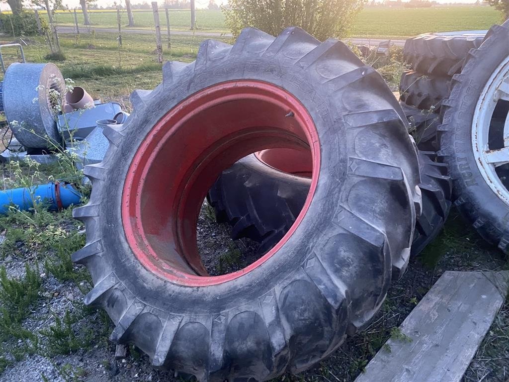 Reifen typu GoodYear 16,9 R 34 prisen er for 2 stk., Gebrauchtmaschine v øster ulslev (Obrázek 6)