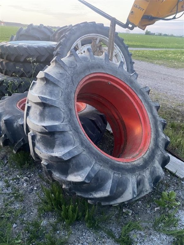 Reifen typu GoodYear 16,9 R 34 prisen er for 2 stk., Gebrauchtmaschine v øster ulslev (Obrázek 3)