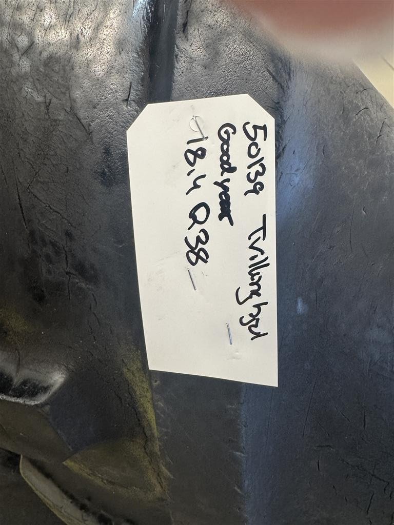 Reifen des Typs GoodYear 18.4-38, Gebrauchtmaschine in Haderup (Bild 2)