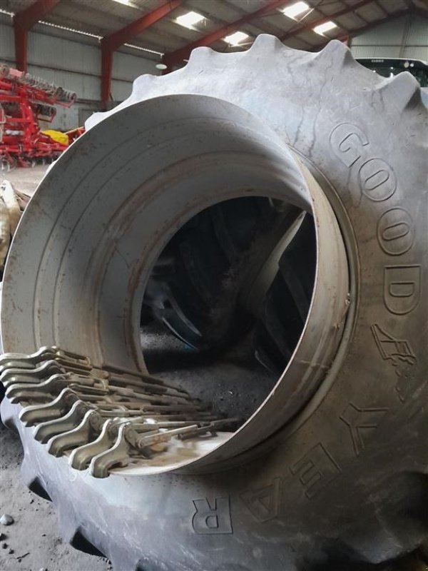 Reifen des Typs GoodYear 20,8-R42, Gebrauchtmaschine in øster ulslev (Bild 2)