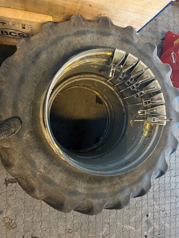 Reifen typu GoodYear 20,8x38 - 19,6x28, Gebrauchtmaschine v Sakskøbing (Obrázek 5)