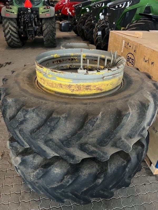 Reifen typu GoodYear 20,8x38 - 19,6x28, Gebrauchtmaschine v Sakskøbing (Obrázek 1)
