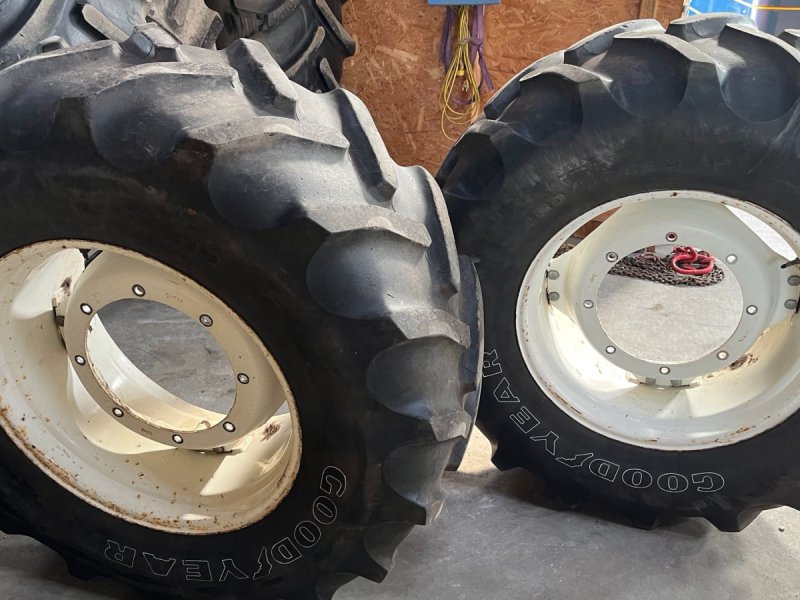 Reifen des Typs GoodYear 480/70-28 New Holland, Gebrauchtmaschine in Vejle (Bild 1)
