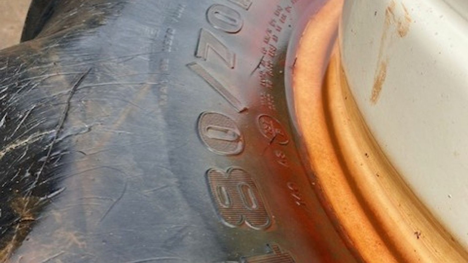 Reifen des Typs GoodYear 480/70R28, Gebrauchtmaschine in Sakskøbing (Bild 5)