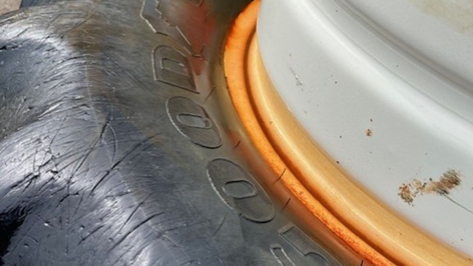 Reifen des Typs GoodYear 480/70R28, Gebrauchtmaschine in Sakskøbing (Bild 3)