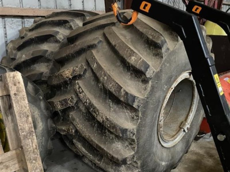 Reifen του τύπου GoodYear 66X43.00-25 +48x25.00-20. Har siddet på John Deere traktor, Gebrauchtmaschine σε øster ulslev (Φωτογραφία 1)