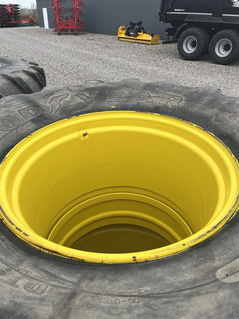 Reifen des Typs GoodYear 710/70R38 TVILLINGHJUL M,LÅSE Nymalet Komplet sæt med front TWhjul 600/65-28, Gebrauchtmaschine in Løgstør (Bild 4)