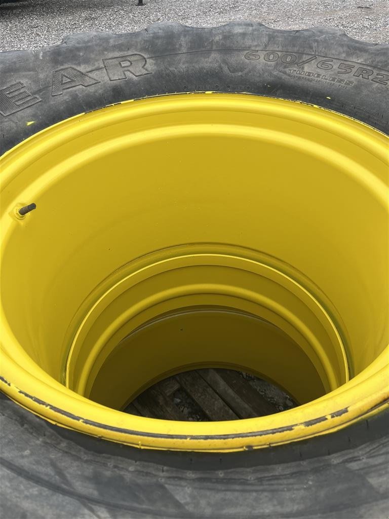 Reifen des Typs GoodYear 710/70R38 TVILLINGHJUL M,LÅSE Nymalet Komplet sæt med front TWhjul 600/65-28, Gebrauchtmaschine in Løgstør (Bild 5)