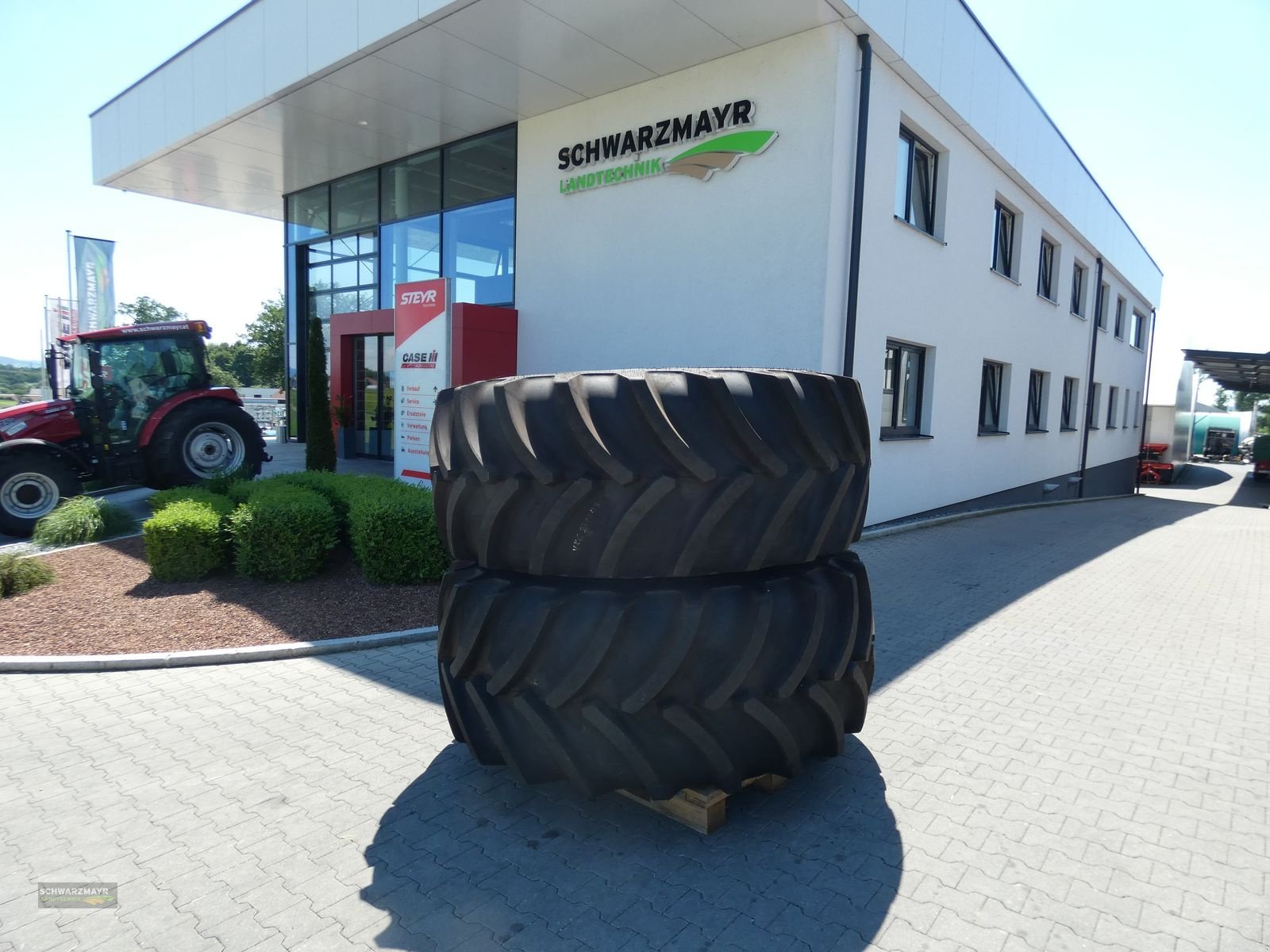 Reifen des Typs GoodYear 800/70R38+620/70R26, Neumaschine in Aurolzmünster (Bild 3)