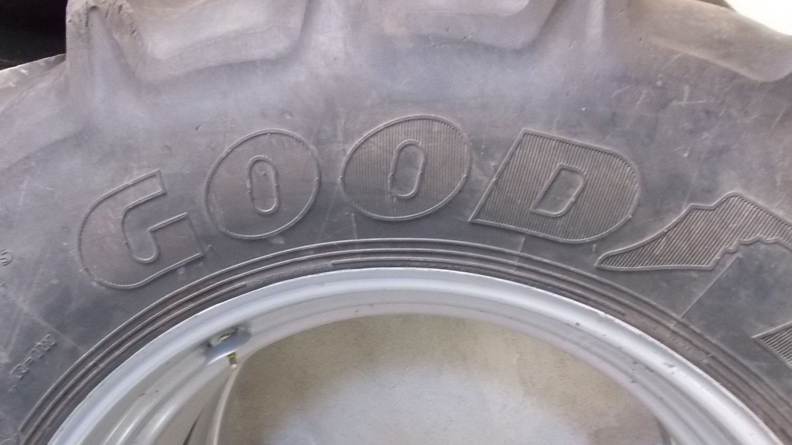 Reifen des Typs GoodYear Tvillinghjul, Gebrauchtmaschine in Roslev (Bild 3)