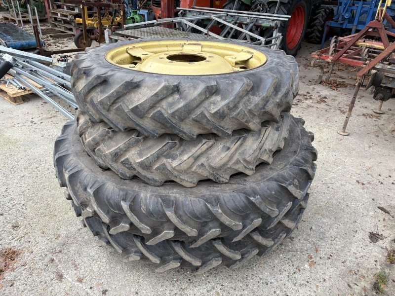 Reifen a típus John Deere 270/95R44 en 9.5 x 32 verplegingswielen, Gebrauchtmaschine ekkor: Kronenberg