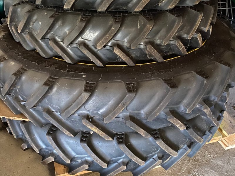 Reifen typu John Deere 5M, gebraucht v Thalheim (Obrázek 1)