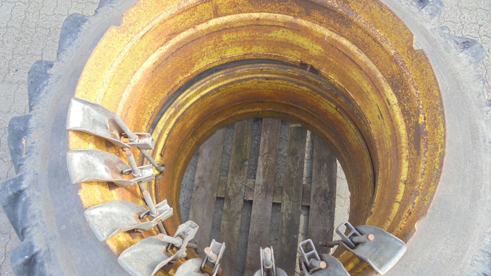 Reifen typu Kleber 16.9-38, Gebrauchtmaschine v Ribe (Obrázek 4)