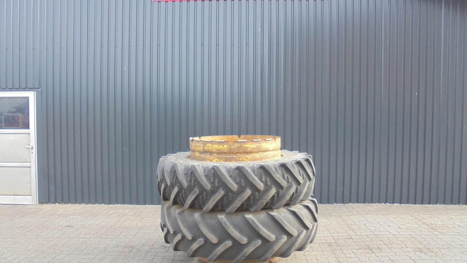 Reifen typu Kleber 16.9-38, Gebrauchtmaschine v Ribe (Obrázek 1)