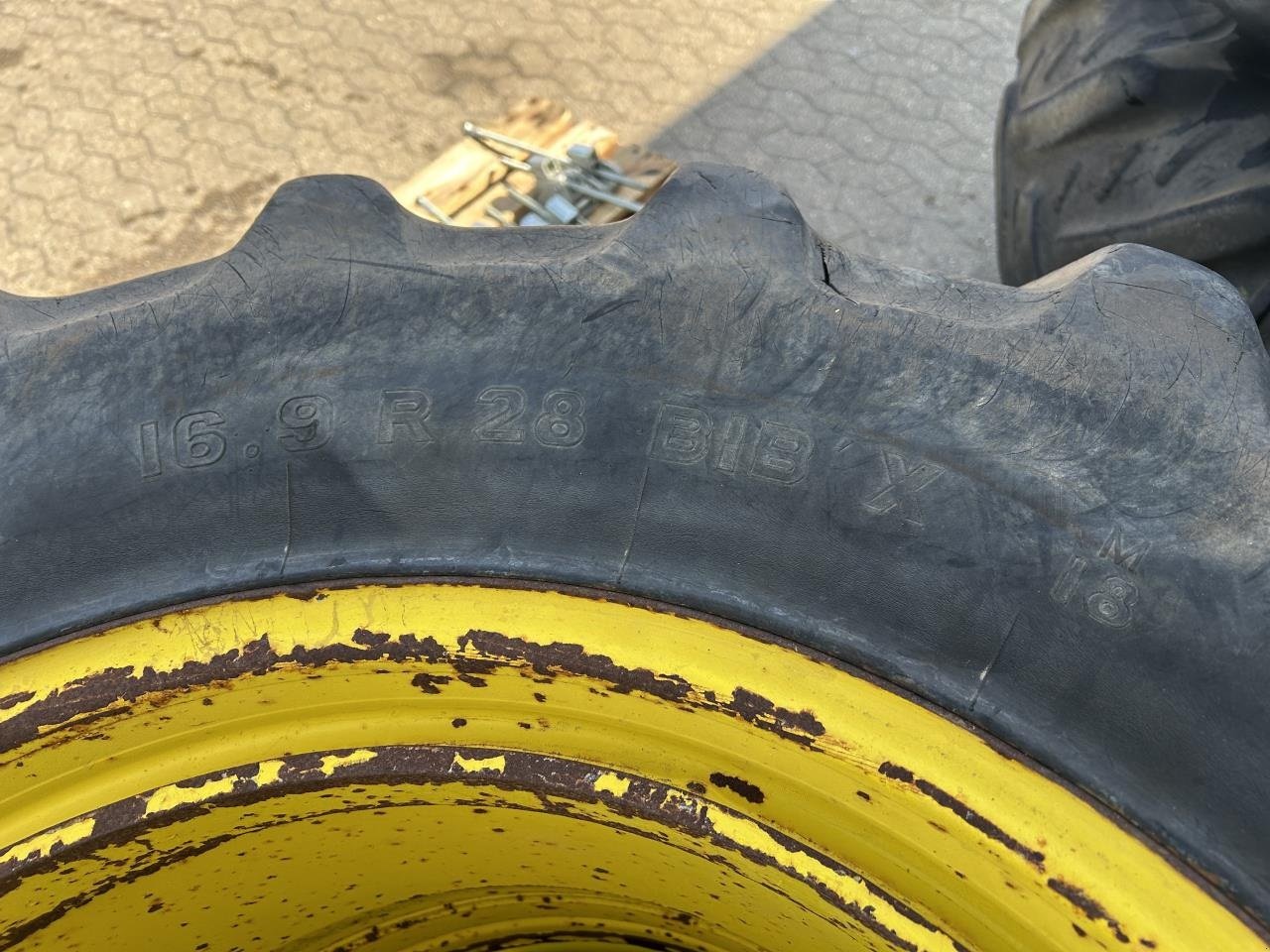 Reifen des Typs Kleber 20.8R38 / 16.9R28, Gebrauchtmaschine in Bramming (Bild 4)