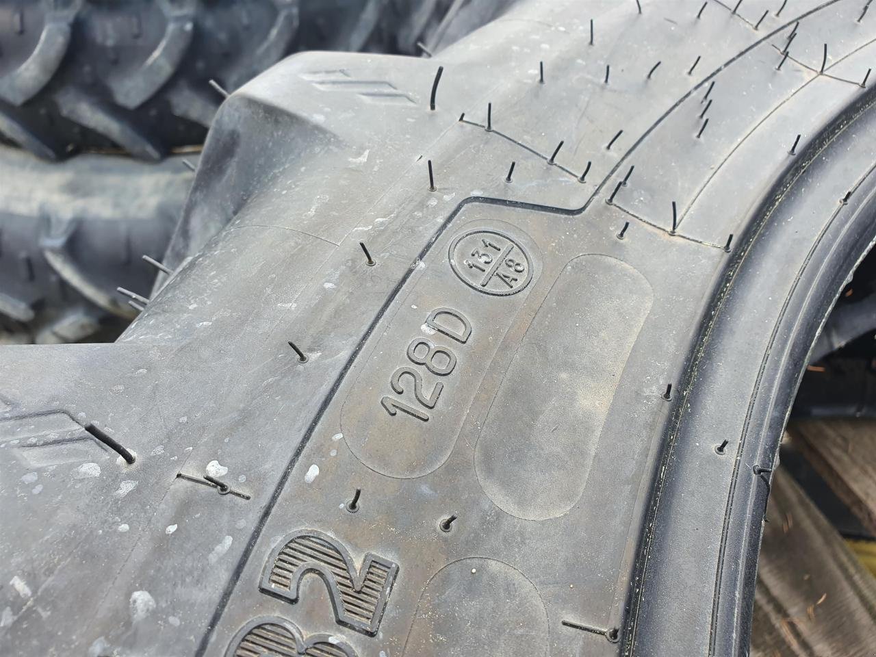 Reifen des Typs Kleber 230/95R32 x2, Neumaschine in Zweibrücken (Bild 7)