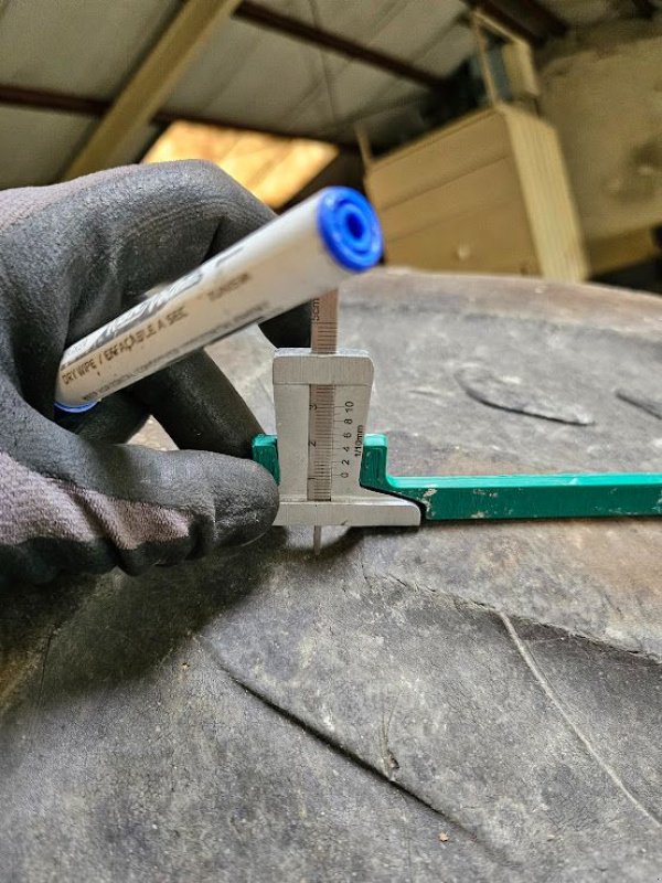 Reifen typu Kleber Traker, Gebrauchtmaschine v Montpellier (Obrázek 3)