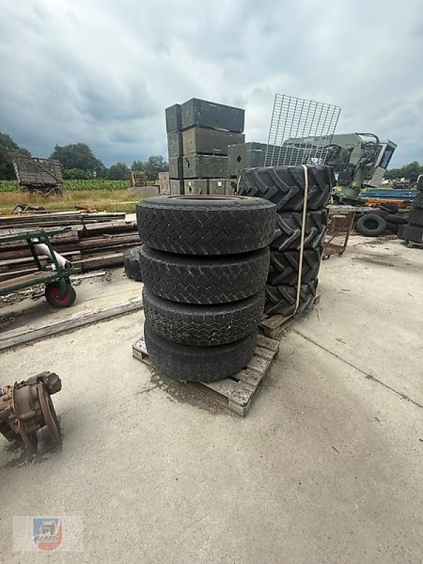 Reifen des Typs Mercedes-Benz Räder 335/80R20 6 Loch verstärkte Felge, Gebrauchtmaschine in Fitzen (Bild 2)