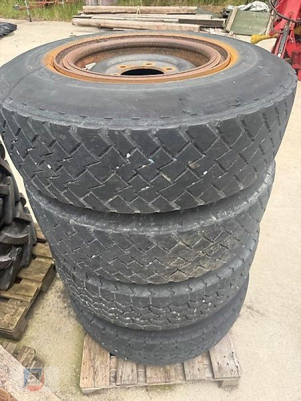 Reifen des Typs Mercedes-Benz Räder 335/80R20 6 Loch verstärkte Felge, Gebrauchtmaschine in Fitzen (Bild 1)