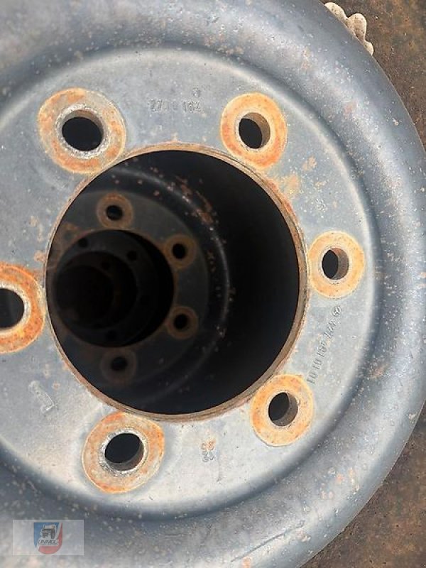 Reifen des Typs Mercedes-Benz Räder 335/80R20 6 Loch verstärkte Felge, Gebrauchtmaschine in Fitzen (Bild 3)