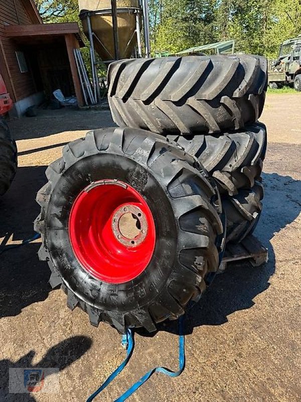 Reifen des Typs Mercedes-Benz Reifen Räder Michelin 425/75R20 Felge 13x20 Südrad, Gebrauchtmaschine in Fitzen (Bild 3)