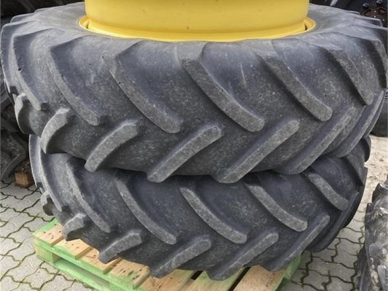 Reifen des Typs Michelin 16.9 X 38 med kroge, Gebrauchtmaschine in Mern (Bild 1)