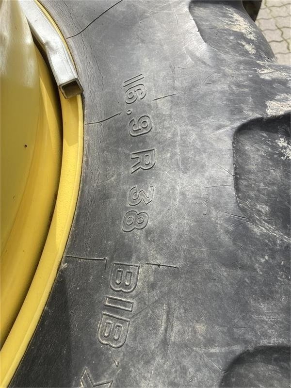 Reifen typu Michelin 16.9 X 38 med kroge, Gebrauchtmaschine v Mern (Obrázek 3)