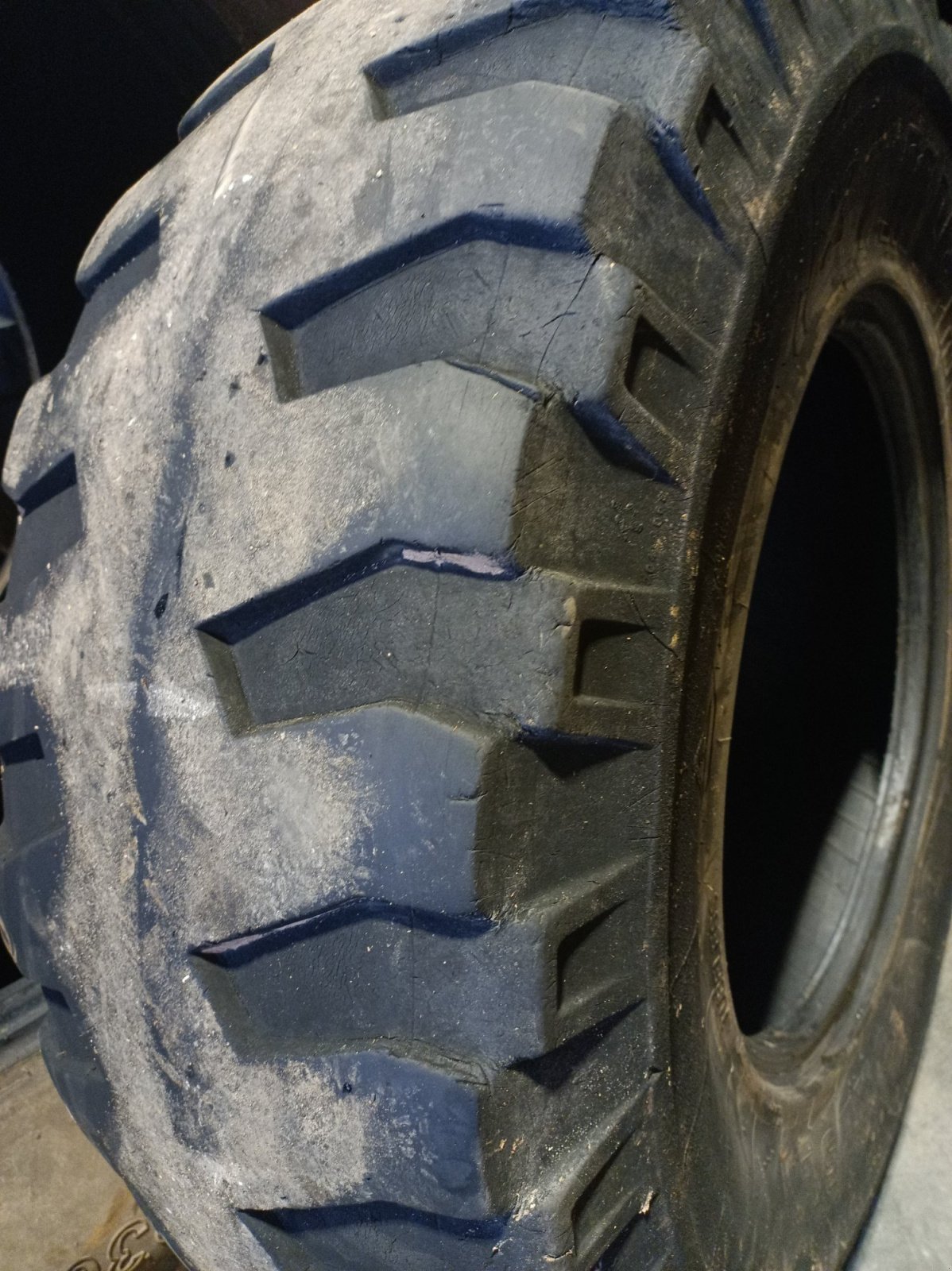 Reifen типа Michelin 335/80 R20, Gebrauchtmaschine в Großhabersdorf (Фотография 2)