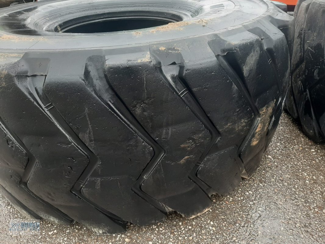 Reifen des Typs Michelin 37.25R35 XTS, Neumaschine in Vorchdorf (Bild 2)