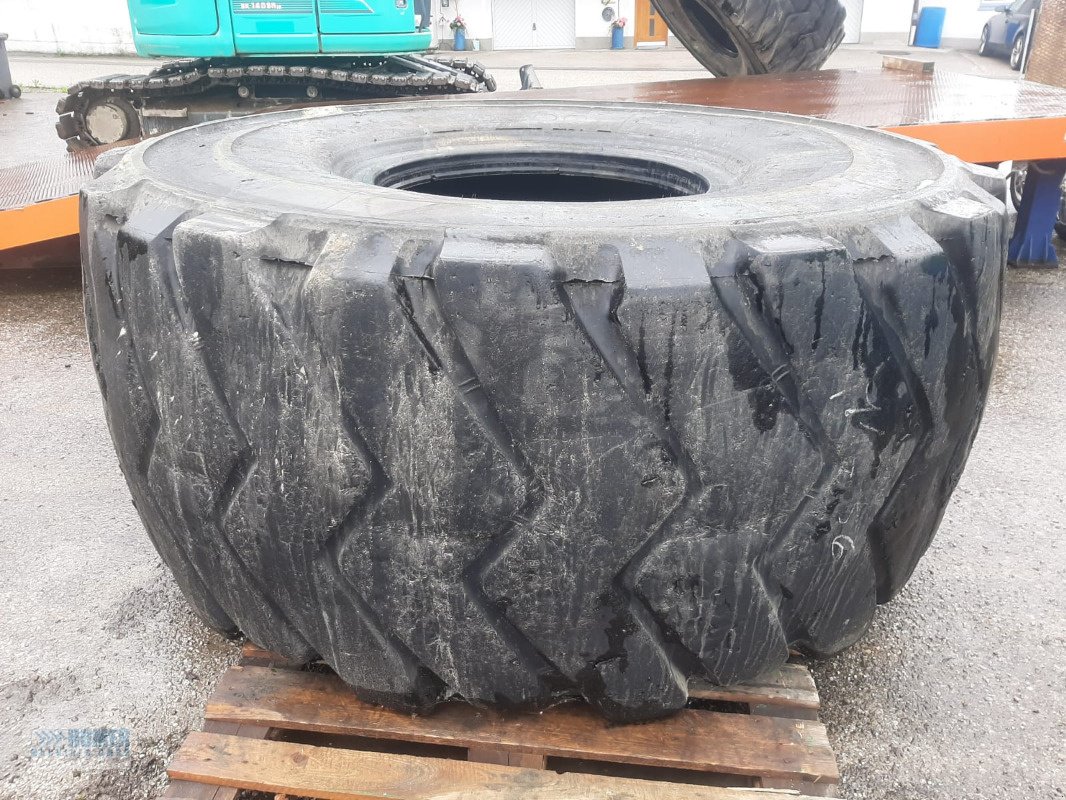 Reifen des Typs Michelin 37.25R35 XTS, Neumaschine in Vorchdorf (Bild 8)