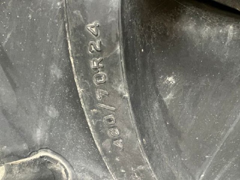 Reifen du type Michelin 480/70R24, Gebrauchtmaschine en ARLES (Photo 3)